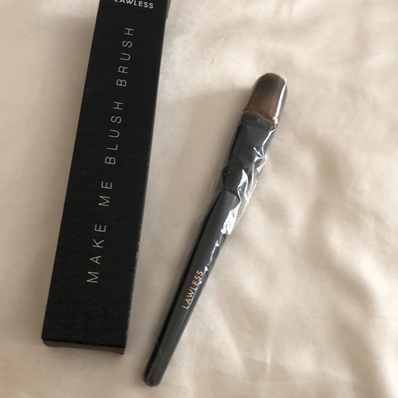 Lawless Make Me Blush Blush Brush Vegan & Cruelty Free Full Size NIB - Picture 7 of 12